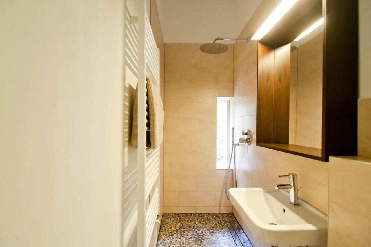 Apartment Magnificent Turn Of Century Flat